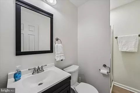 Bath - 8429 Carmela Cir, Springfield, VA 22153 photo 5 of 5
