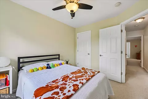 Bedroom - 8429 Carmela Cir, Springfield, VA 22153 photo 8 of 9