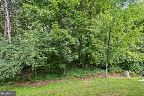 Exterior - 8429 Carmela Cir, Springfield, VA 22153 photo 9 of 10