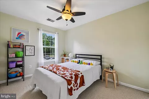 Bedroom - 8429 Carmela Cir, Springfield, VA 22153 photo 7 of 9