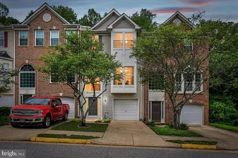 Exterior - 8429 Carmela Cir, Springfield, VA 22153 photo 2 of 10