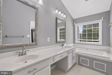 Bath - 8015 Readington Ct, Springfield, VA 22152 photo 2 of 4