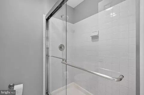 Bath - 8015 Readington Ct, Springfield, VA 22152 photo 3 of 4