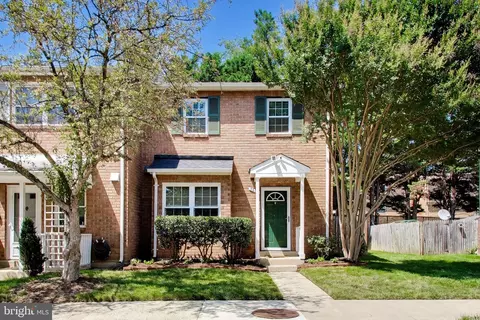 7616 Lee Landing Dr, Falls Church, VA 22043