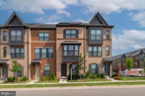 2802 Dart Dr, Alexandria, VA 22306