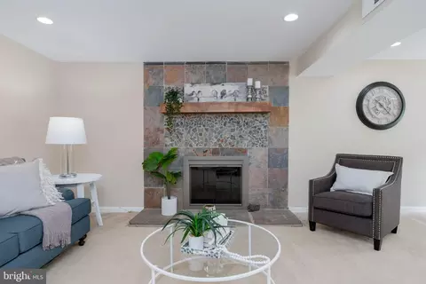 Living - 7500 Long Pine Dr, Springfield, VA 22151 photo 2 of 5