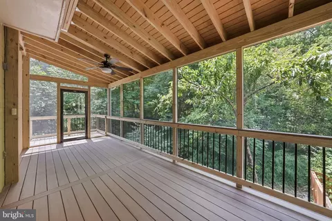 Exterior - 2050 Chadds Ford Dr, Reston, VA 20191 photo 2 of 9