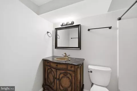 Bath - 2050 Chadds Ford Dr, Reston, VA 20191 photo 4 of 4
