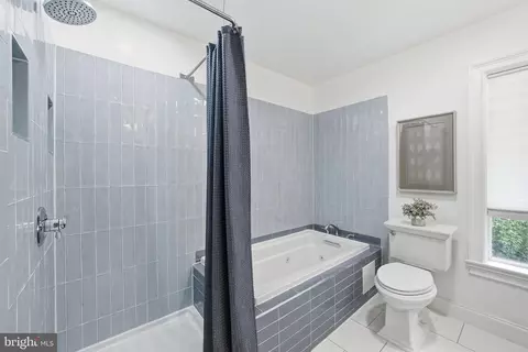 Bath - 2050 Chadds Ford Dr, Reston, VA 20191 photo 2 of 4