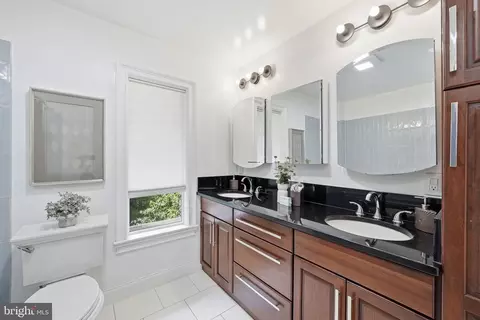 Bath - 2050 Chadds Ford Dr, Reston, VA 20191 photo 1 of 4