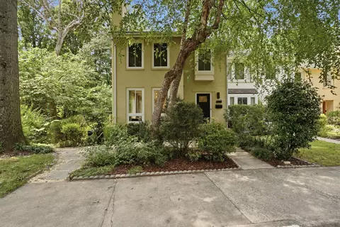 Exterior - 2050 Chadds Ford Dr, Reston, VA 20191 photo 4 of 9