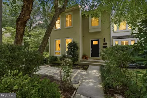 Exterior - 2050 Chadds Ford Dr, Reston, VA 20191 photo 5 of 9