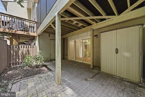 Exterior - 2050 Chadds Ford Dr, Reston, VA 20191 photo 8 of 9