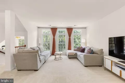 4457 B Beacon Grove Cir #705B, Fairfax, VA 22033