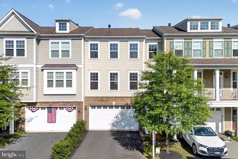 3153 Stone Oak Pl, Oakton, VA 22124