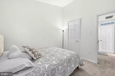 Bedroom - 8550 Bauer Dr, Springfield, VA 22152 photo 3 of 10