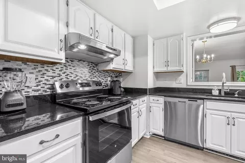 Kitchen - 8550 Bauer Dr, Springfield, VA 22152 photo 3 of 4