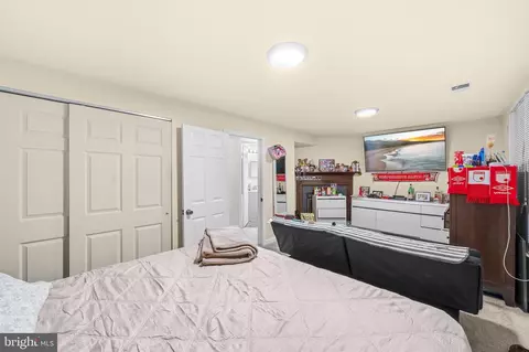 Bedroom - 8550 Bauer Dr, Springfield, VA 22152 photo 9 of 10
