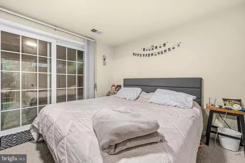 Bedroom - 8550 Bauer Dr, Springfield, VA 22152 photo 8 of 10