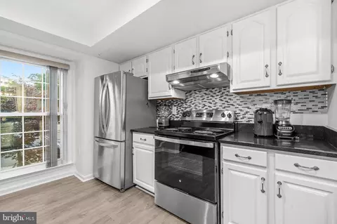 Kitchen - 8550 Bauer Dr, Springfield, VA 22152 photo 4 of 4