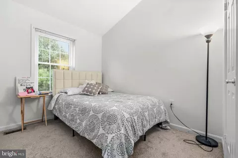 Bedroom - 8550 Bauer Dr, Springfield, VA 22152 photo 2 of 10