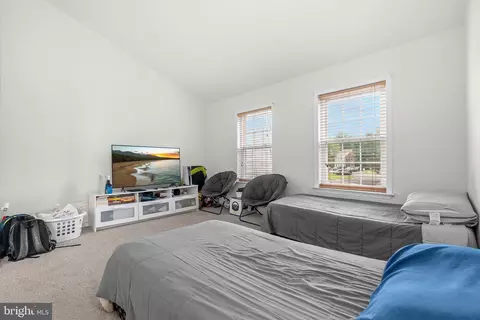 Bedroom - 8550 Bauer Dr, Springfield, VA 22152 photo 1 of 10