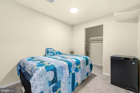 Bedroom - 8550 Bauer Dr, Springfield, VA 22152 photo 6 of 10