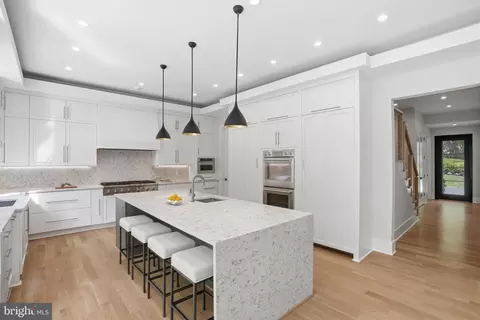 Kitchen - 938 Saigon Rd, Mclean, VA 22102 photo 3 of 4