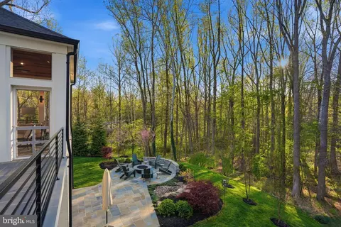 Exterior - 938 Saigon Rd, Mclean, VA 22102 photo 5 of 6