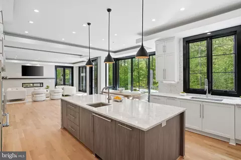 Kitchen - 938 Saigon Rd, Mclean, VA 22102 photo 2 of 4