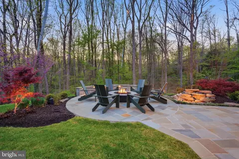 Exterior - 938 Saigon Rd, Mclean, VA 22102 photo 4 of 6