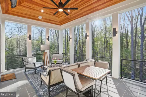 Exterior - 938 Saigon Rd, Mclean, VA 22102 photo 3 of 6