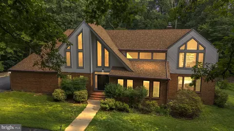 10101 Jaydee Blvd, Fairfax Station, VA 22039