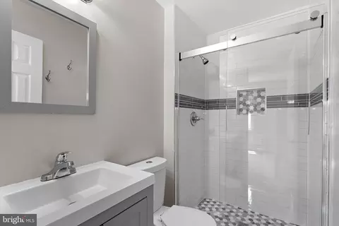 Bath - 6612 Burlington Pl, Springfield, VA 22152 photo 1 of 5