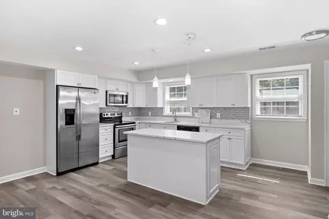 Kitchen - 6612 Burlington Pl, Springfield, VA 22152 photo 2 of 4