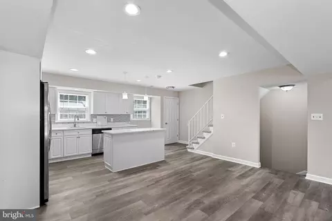Entry Way - 6612 Burlington Pl, Springfield, VA 22152 photo 3 of 7
