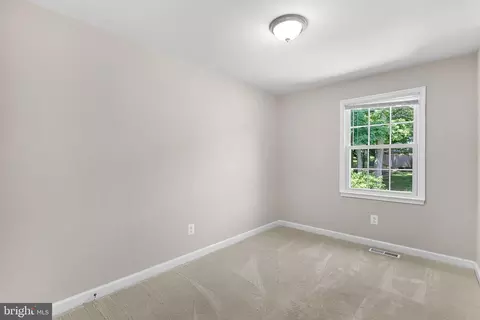 Bedroom - 6612 Burlington Pl, Springfield, VA 22152 photo 3 of 5