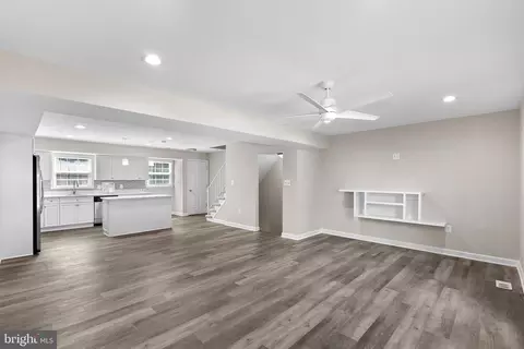 Living - 6612 Burlington Pl, Springfield, VA 22152 photo 3 of 8