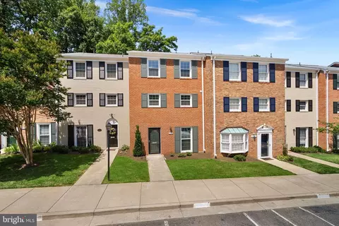 Exterior - 6612 Burlington Pl, Springfield, VA 22152 photo 3 of 11