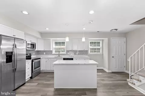 Kitchen - 6612 Burlington Pl, Springfield, VA 22152 photo 3 of 4