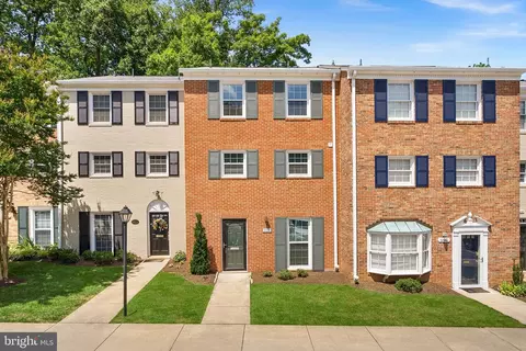 Exterior - 6612 Burlington Pl, Springfield, VA 22152 photo 2 of 11