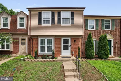 5919 Grisby House Ct, Centreville, VA 20120