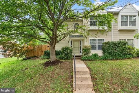 14002 B Grumble Jones Ct, Centreville, VA 20121