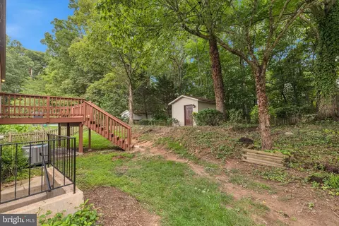 Exterior - 8417 Great Lake Ln, Springfield, VA 22153 photo 4 of 5