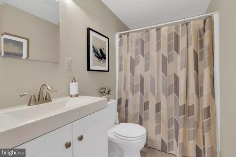 Bath - 8417 Great Lake Ln, Springfield, VA 22153 photo 1 of 2