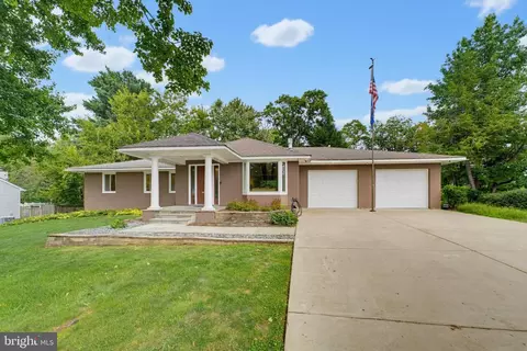 Exterior - 6342 Meriwether Ln, Springfield, VA 22150 photo 8 of 10