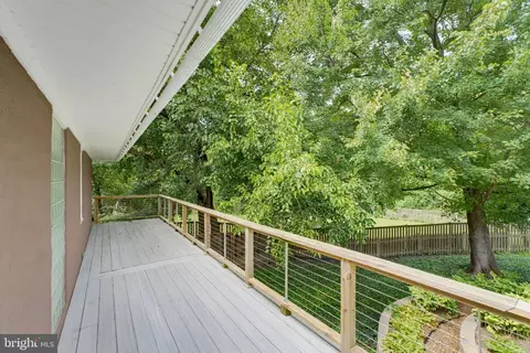 Exterior - 6342 Meriwether Ln, Springfield, VA 22150 photo 3 of 10