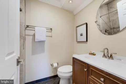 Bath - 6342 Meriwether Ln, Springfield, VA 22150 photo 4 of 7