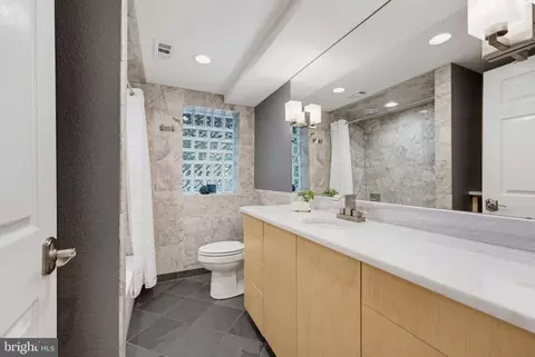 Bath - 6342 Meriwether Ln, Springfield, VA 22150 photo 6 of 7