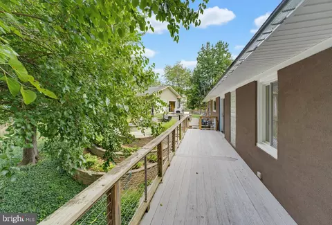 Exterior - 6342 Meriwether Ln, Springfield, VA 22150 photo 4 of 10